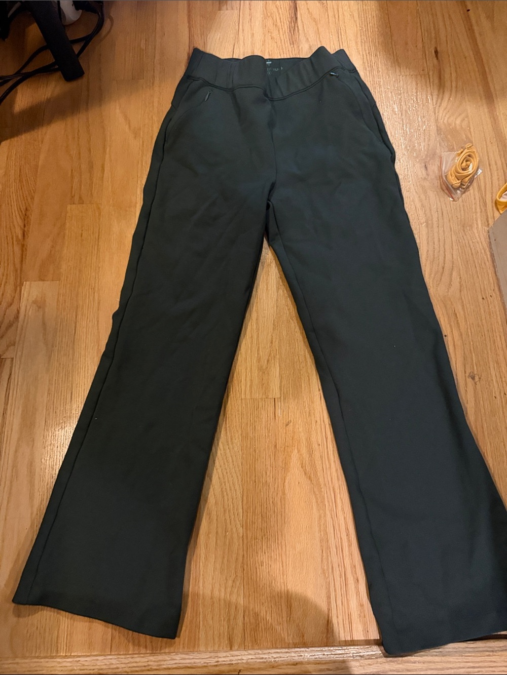 Tuckernuck Women's Dark Green Stretch Jogger Pants